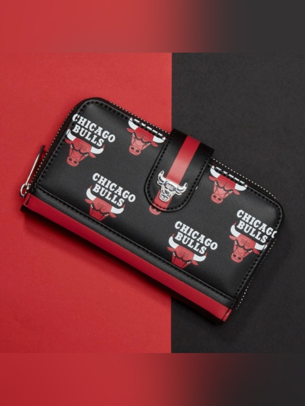 NBA Chicago Bulls Logo Zip Around Wallet NEW